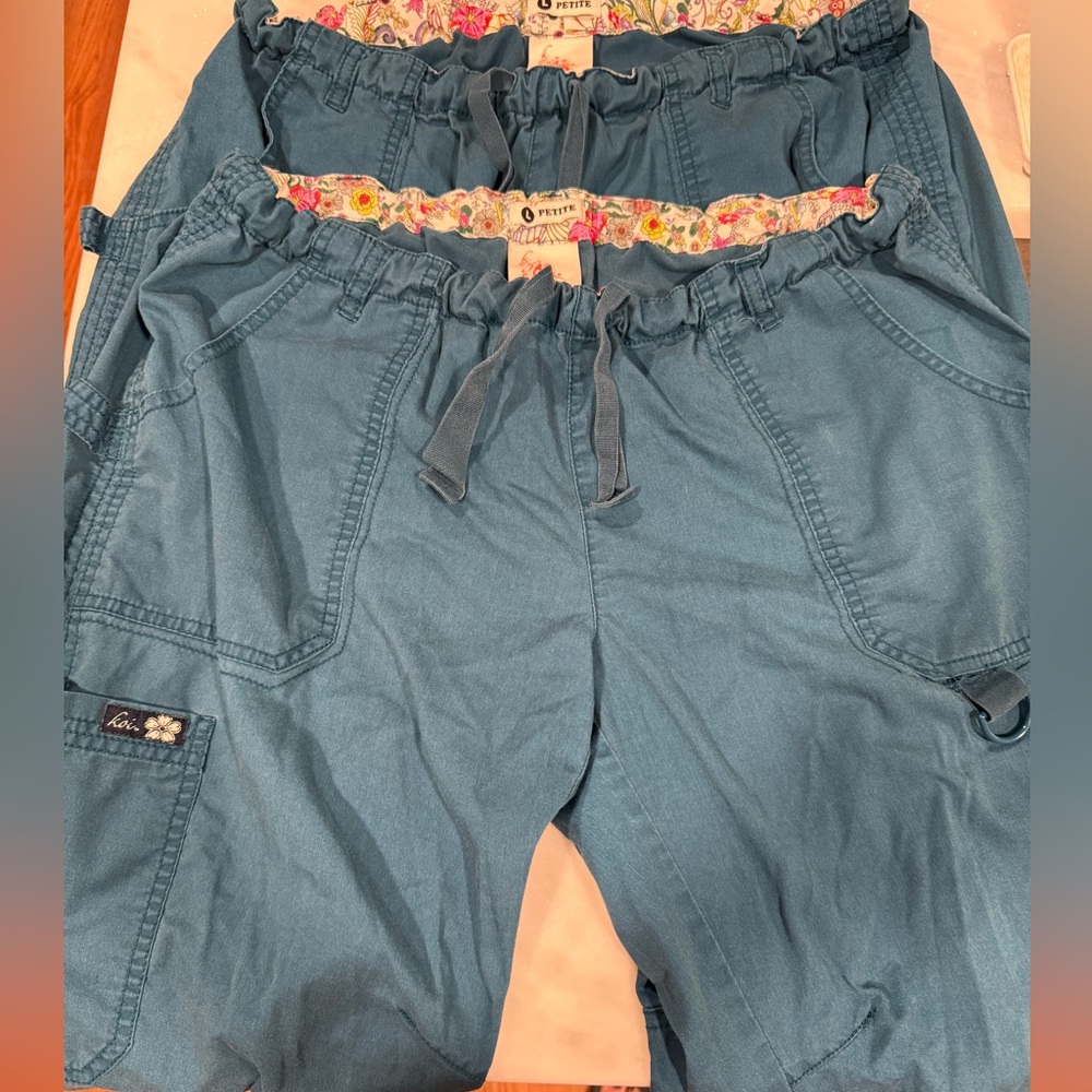 Koi Lindsey Cargo Drawsting Scrub Pants Lot of TWO Women’s Large PETITE (GUC)